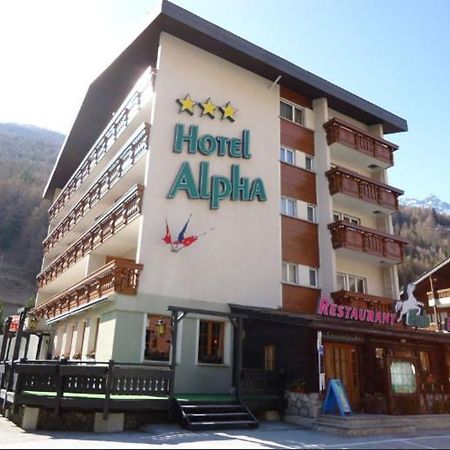 Hotel Alpha Saas-Grund Exteriör bild