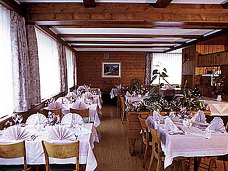 Hotel Alpha Saas-Grund Exteriör bild